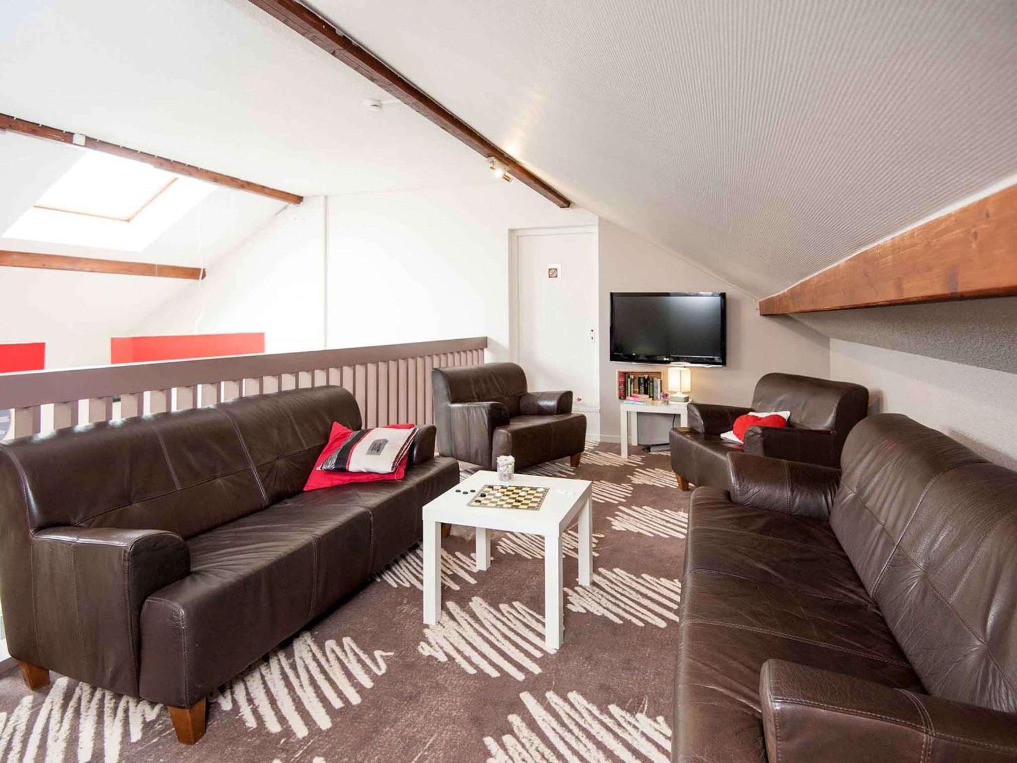 Ibis Avallon Маньи Экстерьер фото